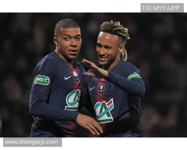 足球明星里卡斯的成就与影响力解析